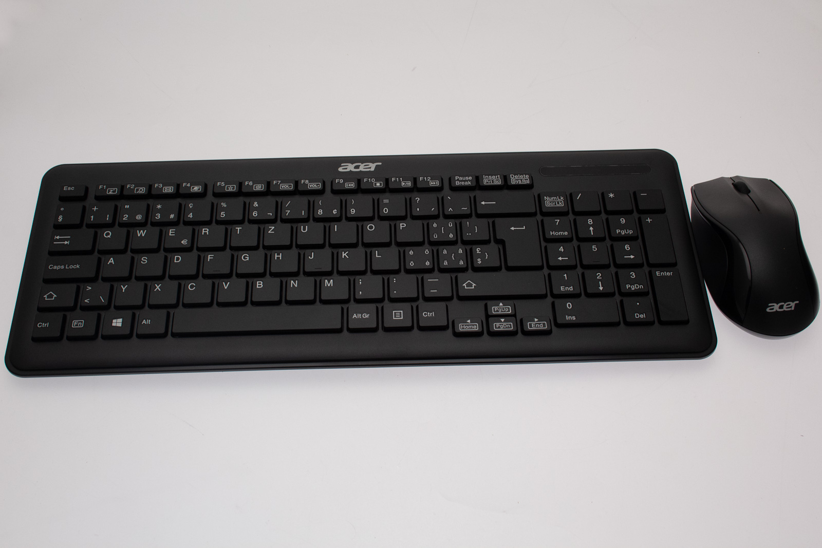 Acer Wireless Tastatur / Maus SET schweizerisch (CH) schwarz Veriton Z4820G Serie (Original) Acer Wireless Tastatur / Maus SET schweizerisch (CH) schwarz Veriton Z4820G Serie (Original)
