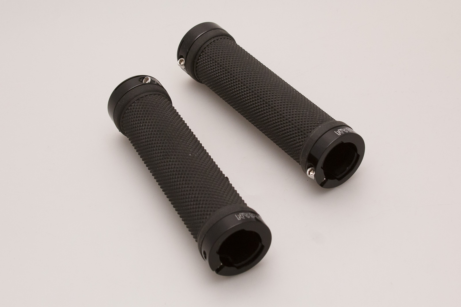 EGRET Handgriffe (Paar) xH1 (Original)